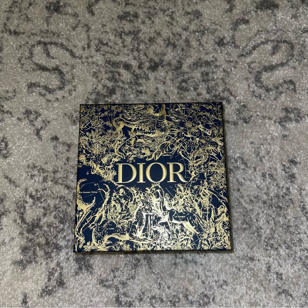 Beautiful Dior Box Set - Picture 3 of 4